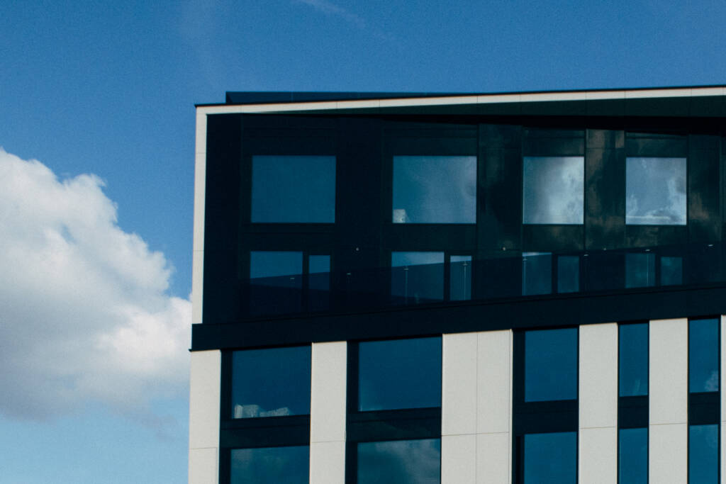 balustrady szklane produkcja i montaż projekty deweloperów