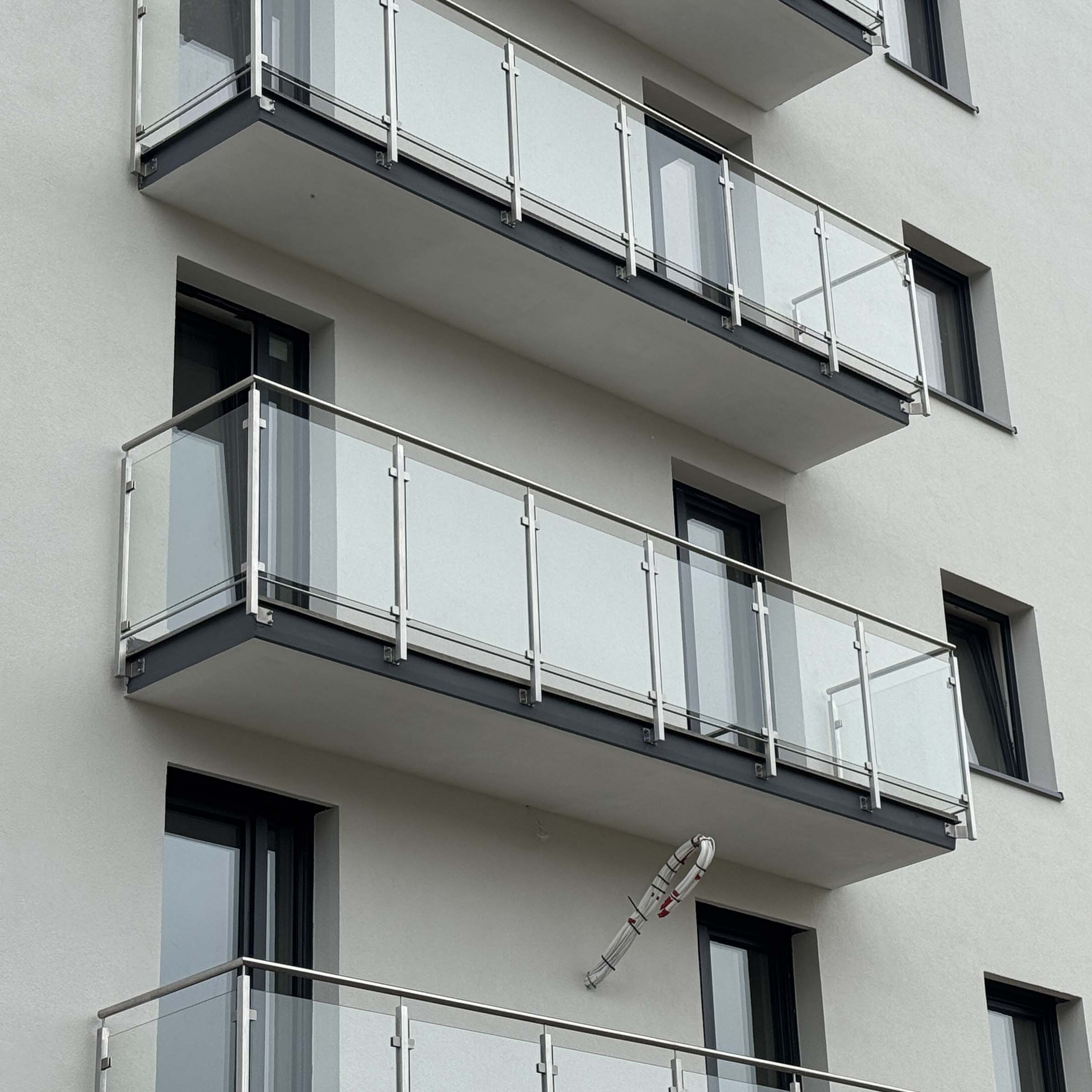 balustrada nierdzewna ze szkłem spawanie balustrady stalowej Racibórz